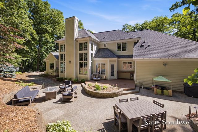 1800 Sterling Oaks Boulevard Se, Cascade Twp, MI 49301