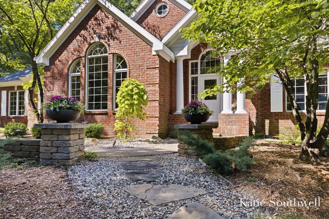 1800 Sterling Oaks Boulevard Se, Cascade Twp, MI 49301