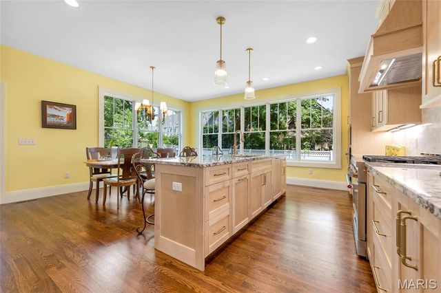 231 E Argonne Drive, Kirkwood, MO 63122
