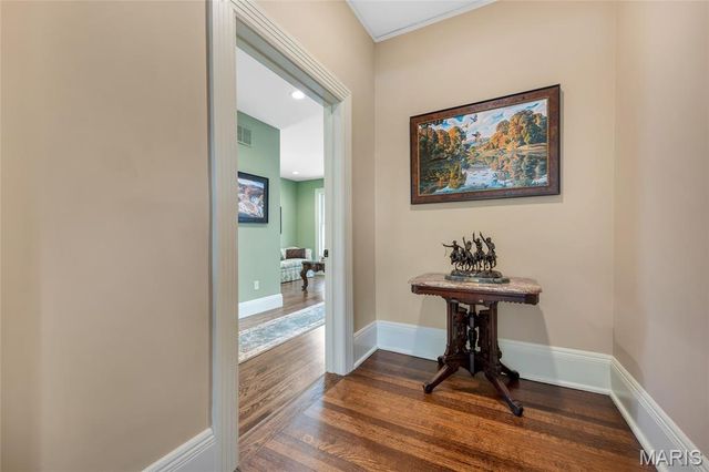 231 E Argonne Drive, Kirkwood, MO 63122