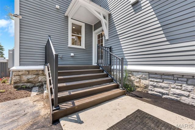 231 E Argonne Drive, Kirkwood, MO 63122