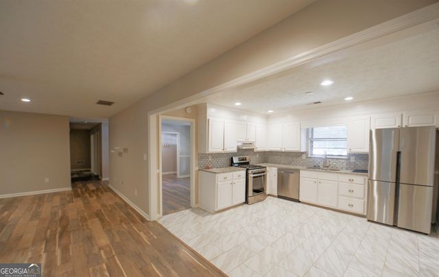 125 Brooks Drive, Tyrone, GA 30290
