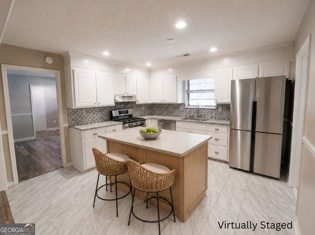 125 Brooks Drive, Tyrone, GA 30290