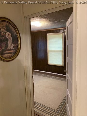836 S Park Road, Charleston, WV 25304