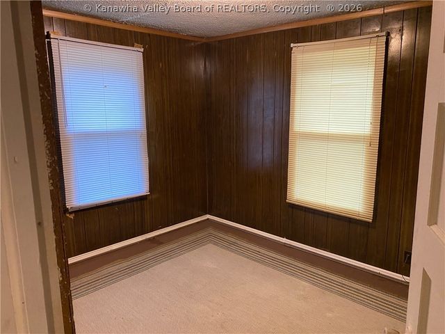 836 S Park Road, Charleston, WV 25304