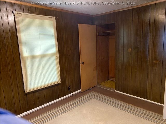 836 S Park Road, Charleston, WV 25304