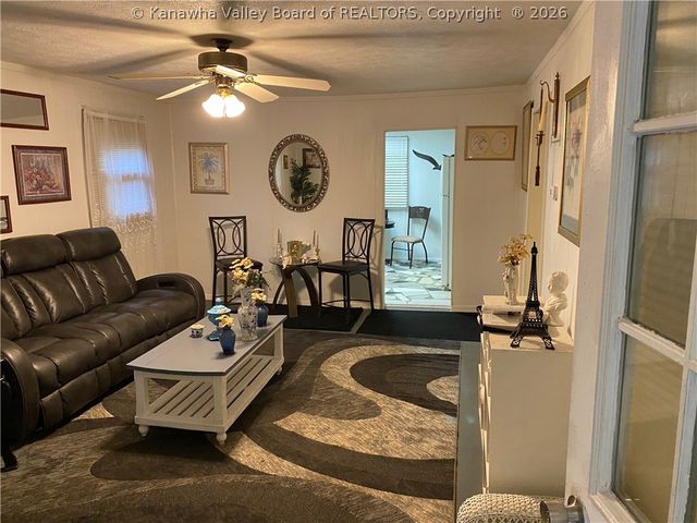 836 S Park Road, Charleston, WV 25304