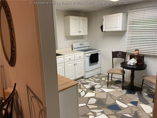 836 S Park Road, Charleston, WV 25304