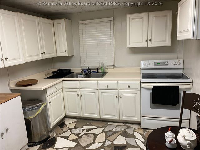 836 S Park Road, Charleston, WV 25304