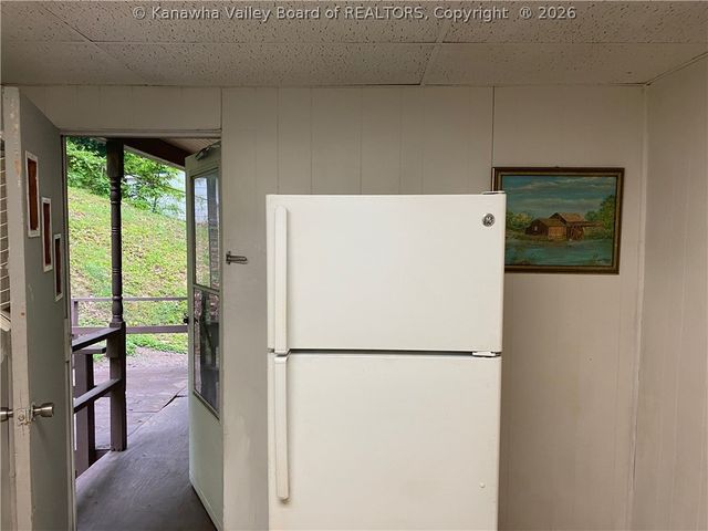 836 S Park Road, Charleston, WV 25304