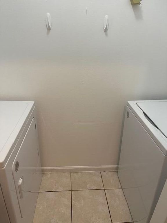 Image 9 of property listing at 11730 Saint Andrews Place 306, Wellington, FL 33414