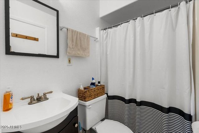 10519 W HEATHERBRAE Drive, Phoenix, AZ 85037