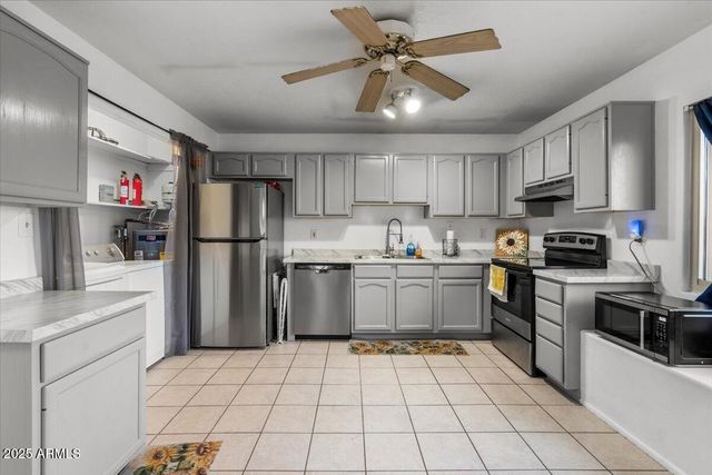 10519 W HEATHERBRAE Drive, Phoenix, AZ 85037