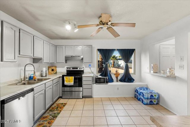 10519 W HEATHERBRAE Drive, Phoenix, AZ 85037