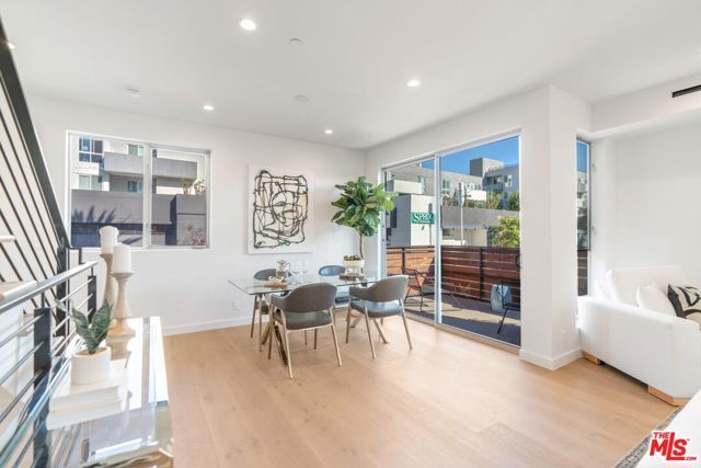 7150 Willoughby Avenue, Los Angeles, CA 90046