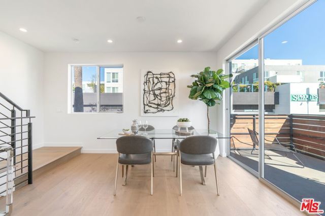 7150 Willoughby Avenue, Los Angeles, CA 90046