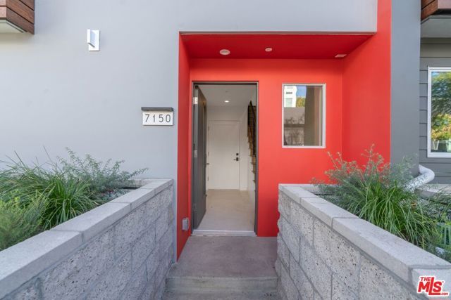 7150 Willoughby Avenue, Los Angeles, CA 90046