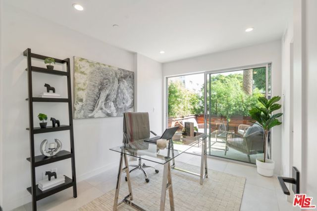 7150 Willoughby Avenue, Los Angeles, CA 90046