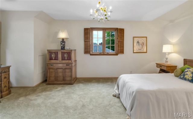 56 Meadowbrook Country Club Estate, Ballwin, MO 63011