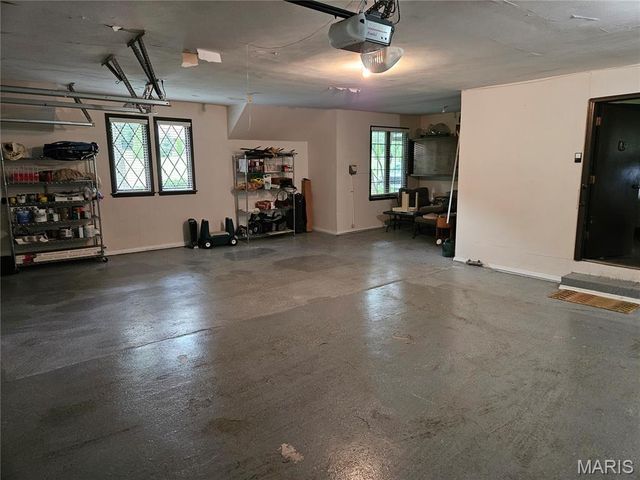 56 Meadowbrook Country Club Estate, Ballwin, MO 63011