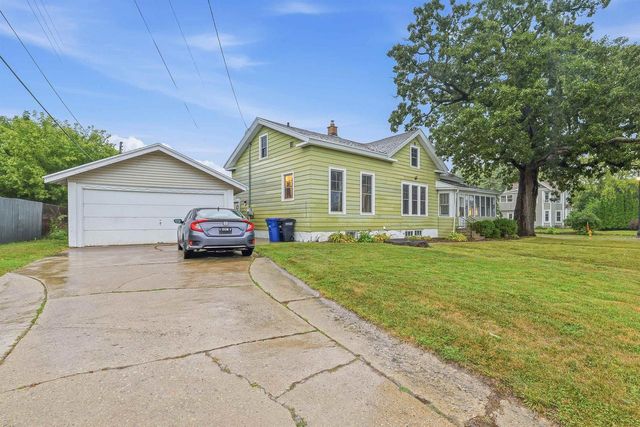 4 PROSPECT AVENUE, Oshkosh, WI 54901