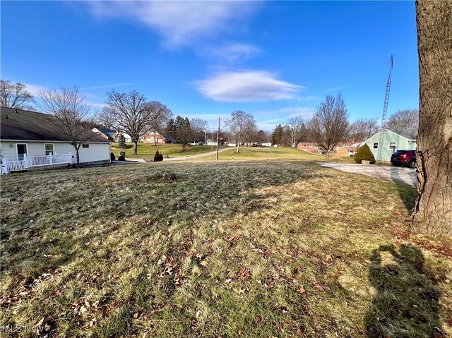 Maple Street W, North Canton, OH 44720