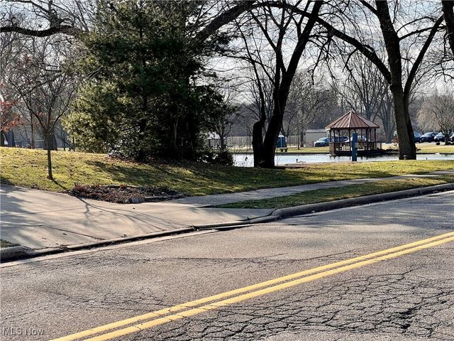 Maple Street W, North Canton, OH 44720