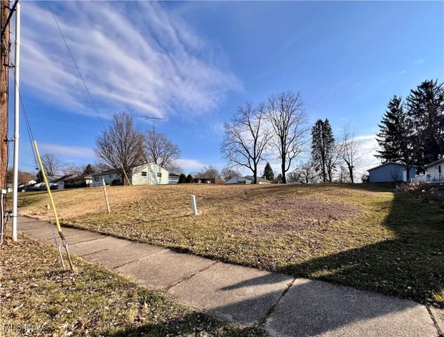 Maple Street W, North Canton, OH 44720