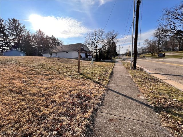 Maple Street W, North Canton, OH 44720