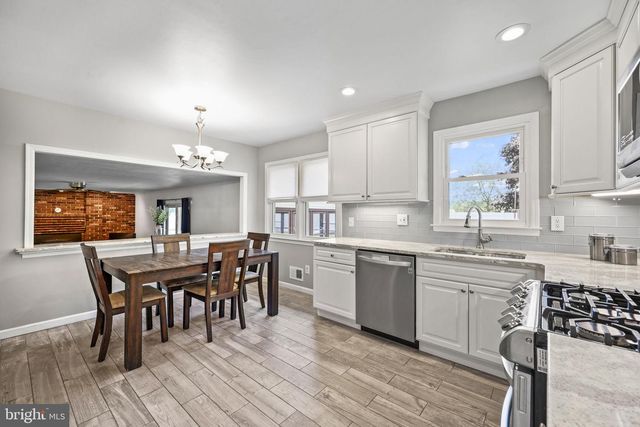 33 RAY DWIER DR, Hamilton, NJ 08690