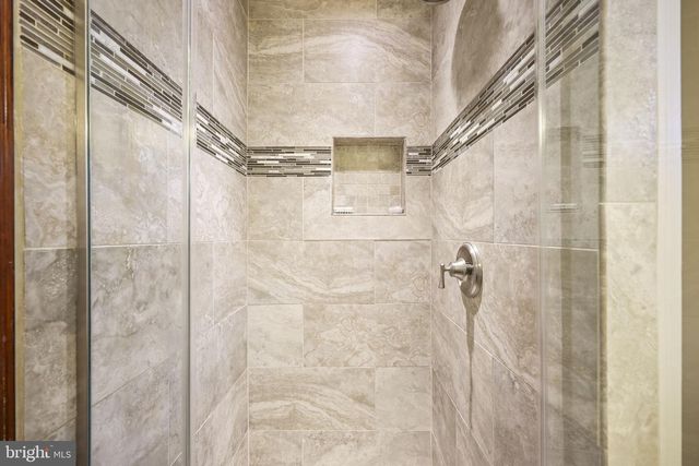 33 RAY DWIER DR, Hamilton, NJ 08690
