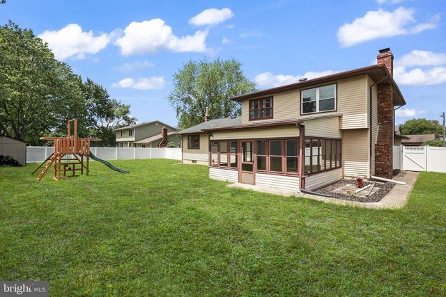 33 RAY DWIER DR, Hamilton, NJ 08690