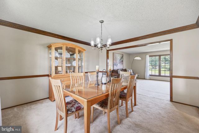 33 RAY DWIER DR, Hamilton, NJ 08690
