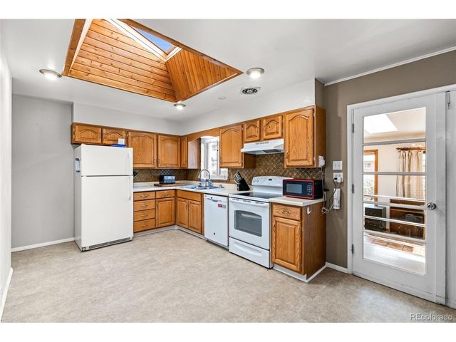 6421 Iris Ct, Arvada, CO 80004