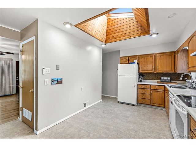 6421 Iris Ct, Arvada, CO 80004