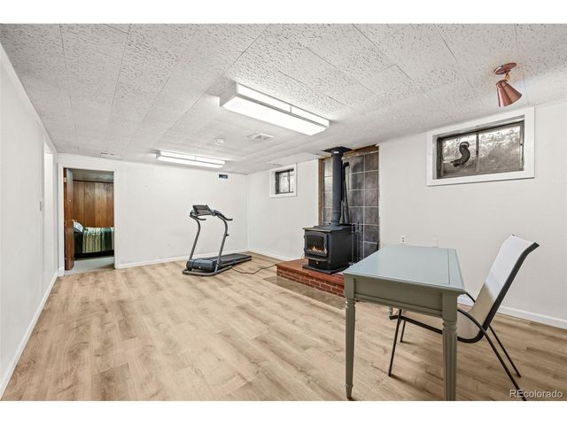 6421 Iris Ct, Arvada, CO 80004