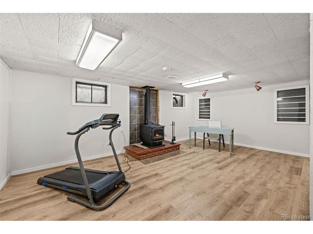 6421 Iris Ct, Arvada, CO 80004