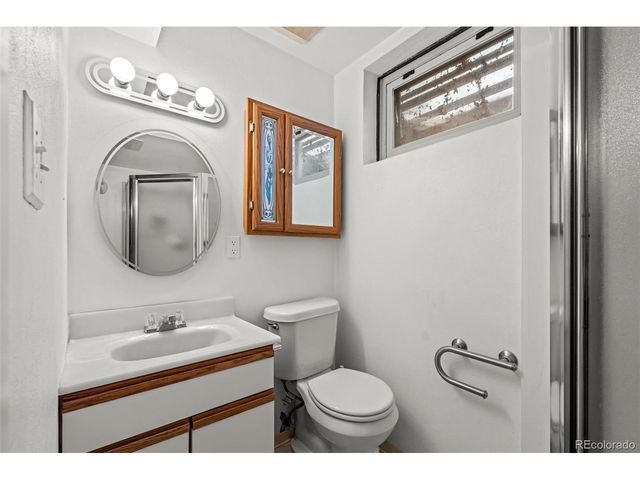 6421 Iris Ct, Arvada, CO 80004