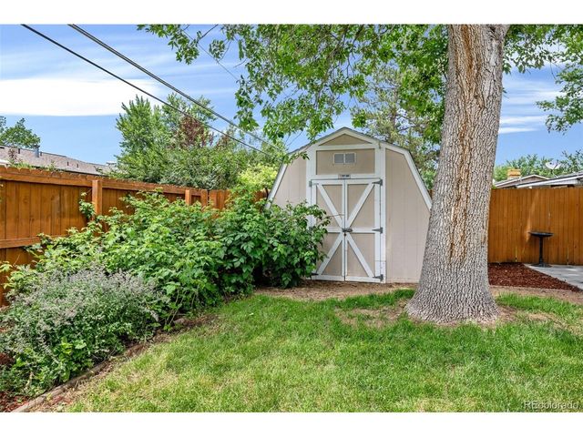6421 Iris Ct, Arvada, CO 80004