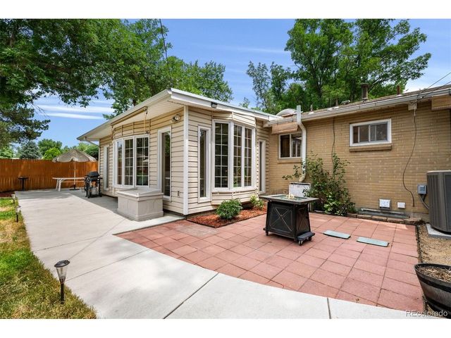 6421 Iris Ct, Arvada, CO 80004