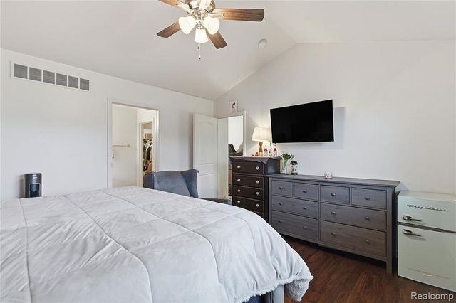 33555 Sand Piper Drive, Romulus, MI 48174