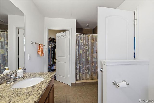 33555 Sand Piper Drive, Romulus, MI 48174