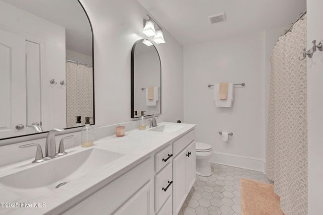 1357 Autumn Lakes Drive, Grimesland, NC 27837