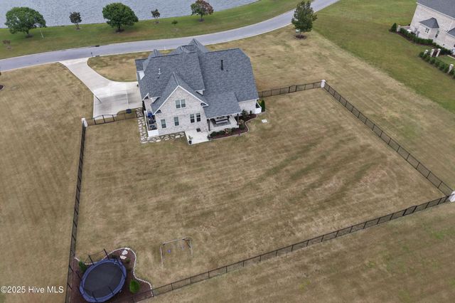 1357 Autumn Lakes Drive, Grimesland, NC 27837