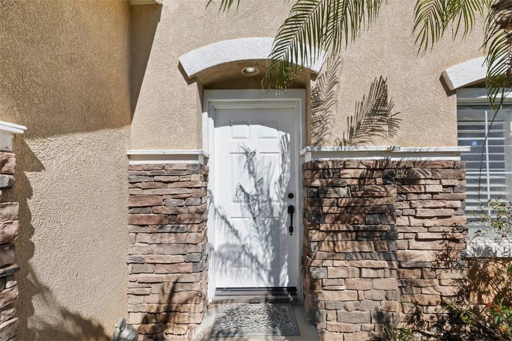 825 Derby, Corona, CA 92882 — photo 2