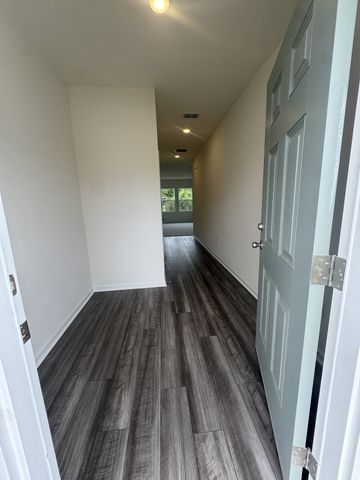 181 Snowdrop Ave, La Vergne, TN 37086