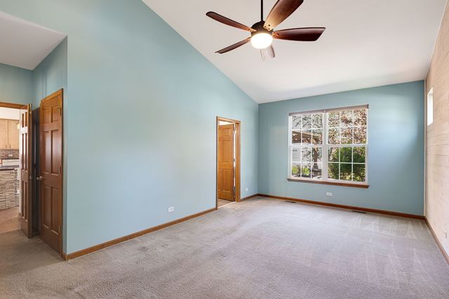 900 Scottsdale Drive, Hampshire, IL 60140