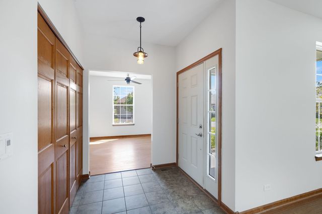 900 Scottsdale Drive, Hampshire, IL 60140