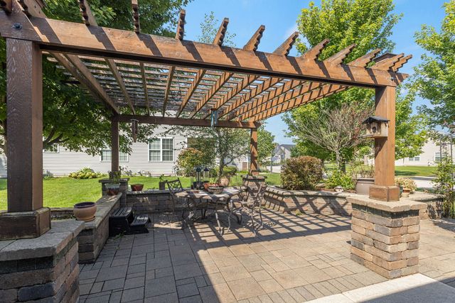900 Scottsdale Drive, Hampshire, IL 60140