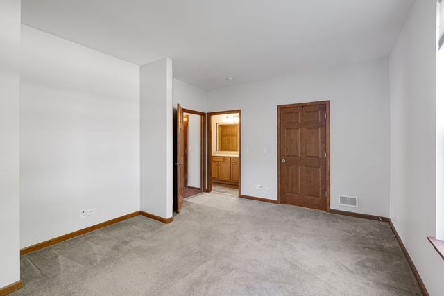 900 Scottsdale Drive, Hampshire, IL 60140